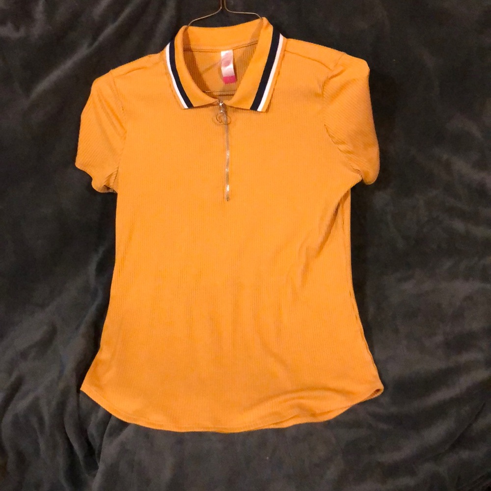 Yellow caller top